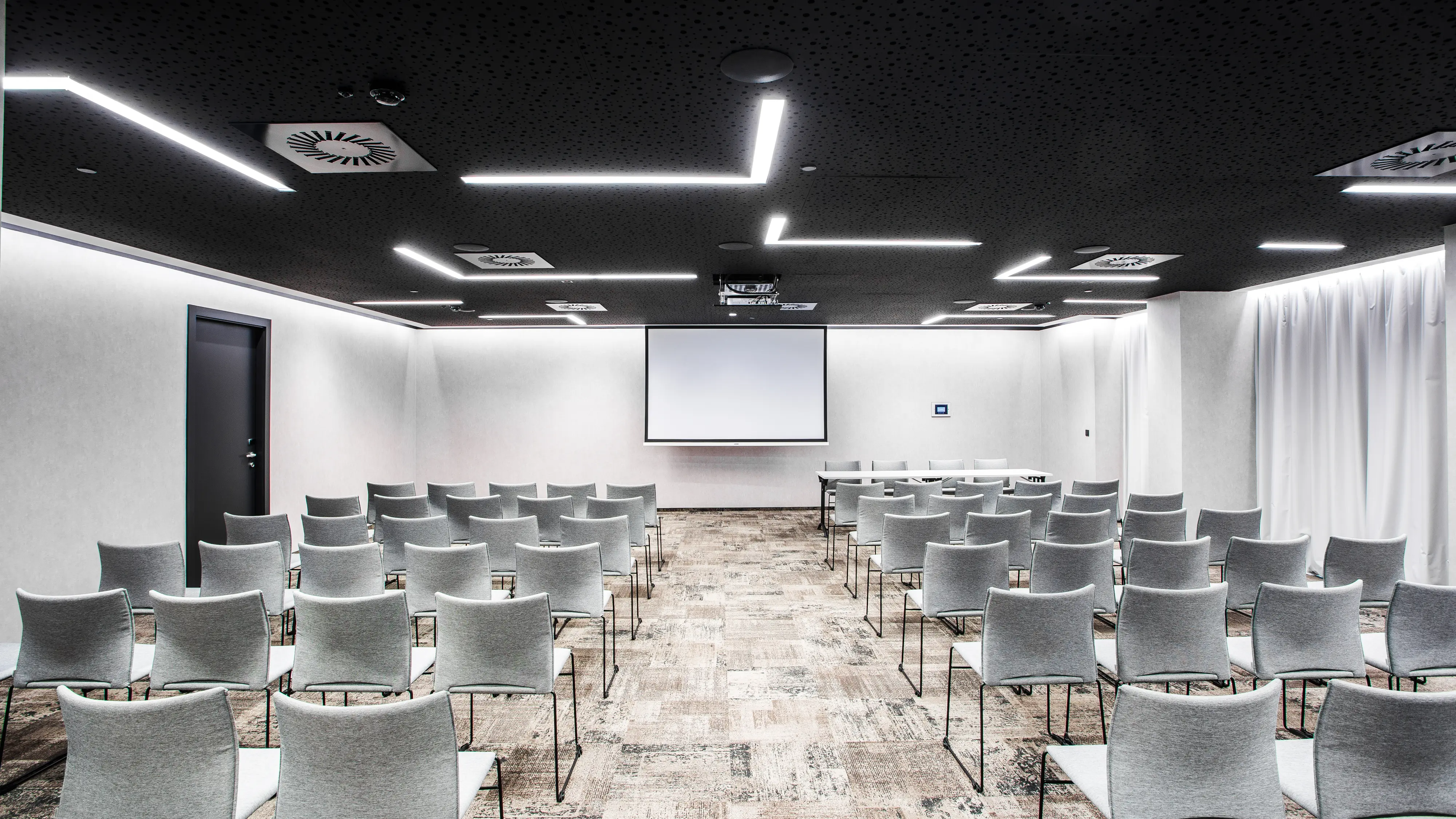 G43 Grzybowska, Grzybowska 43, Wola, Warszawa