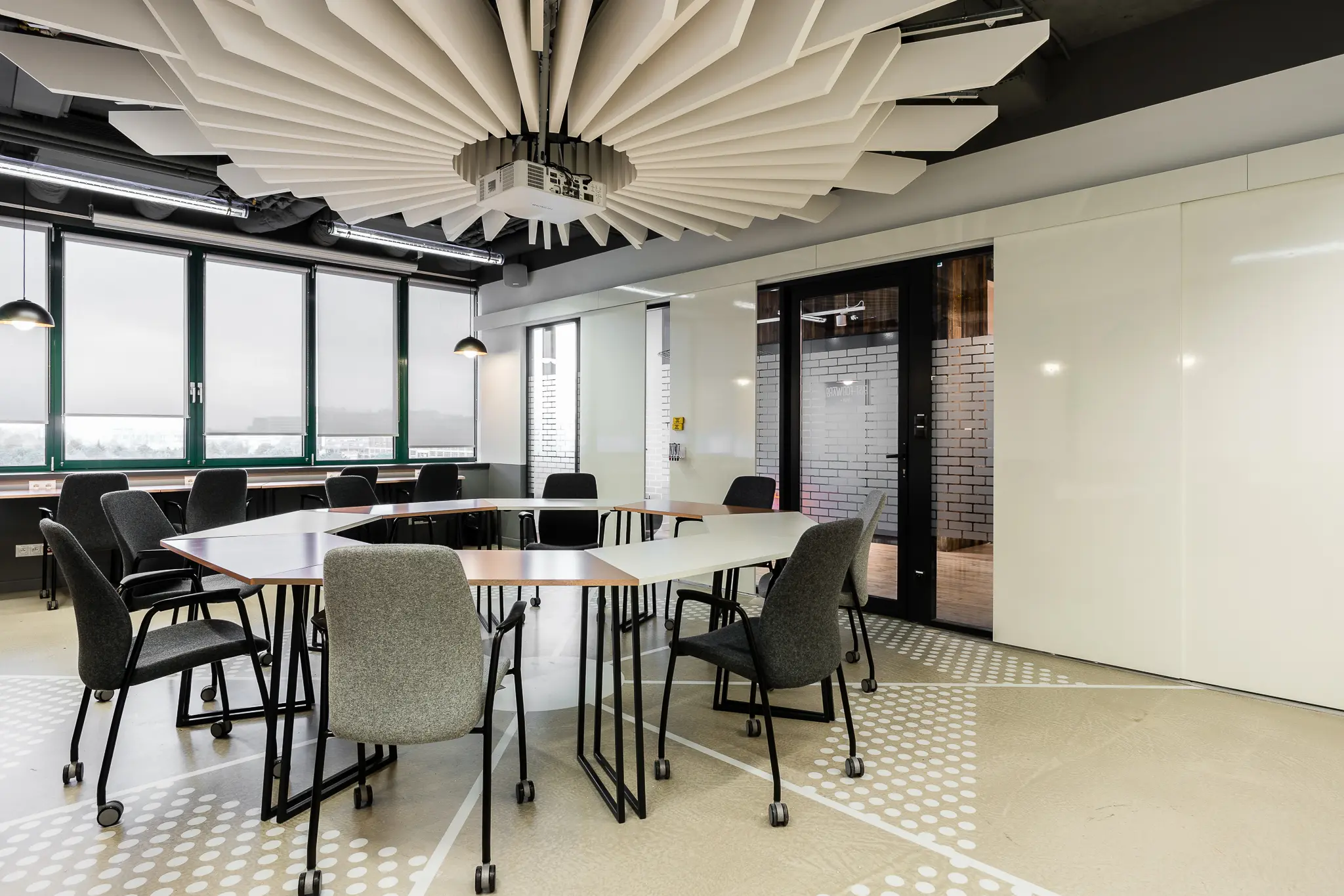 Brain Embassy Adgar Park West Aleje Jerozolimskie, Al. Jerozolimskie 181B, Ochota, Warszawa