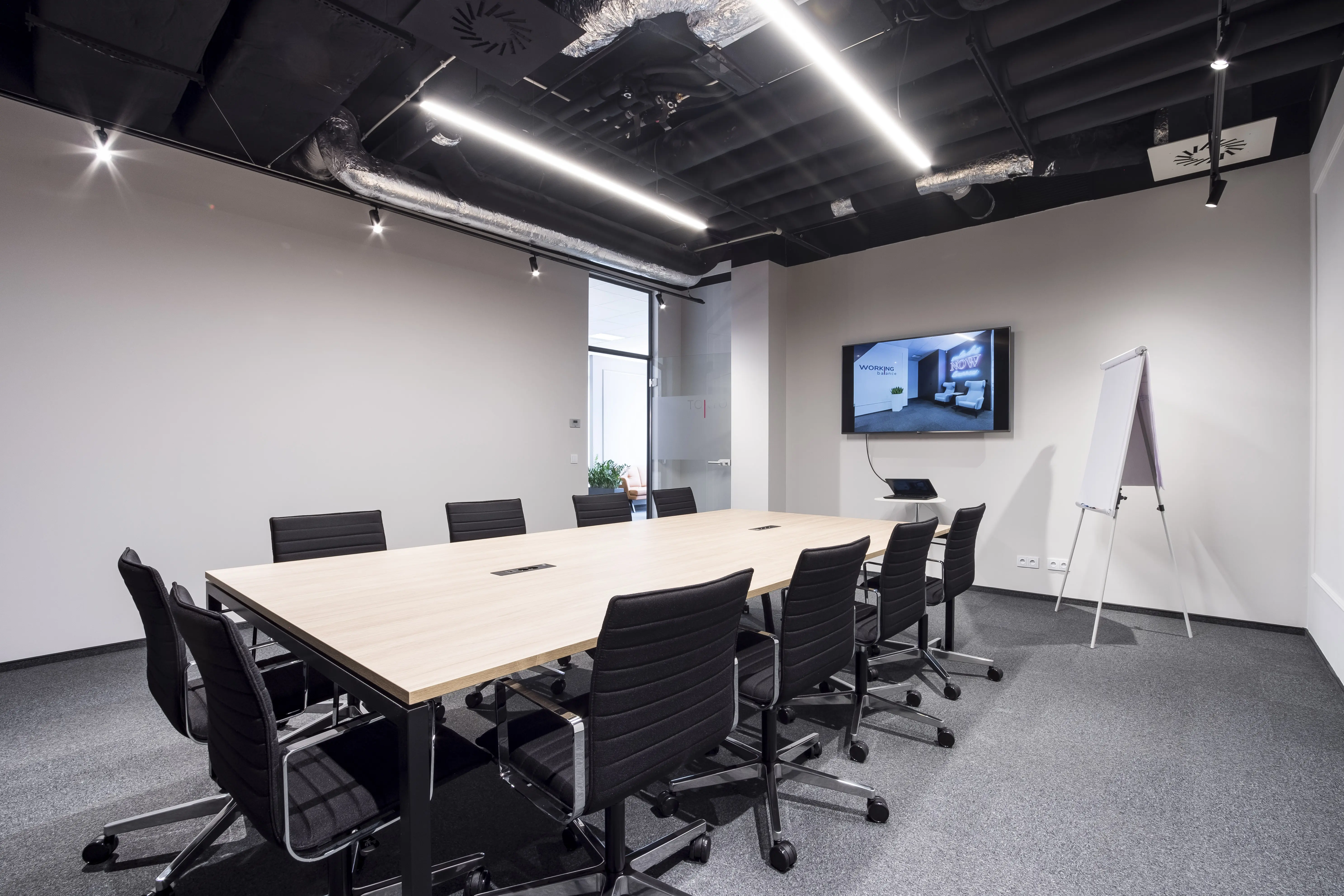 ROBYG Business Center, Rzeczypospolitej 1