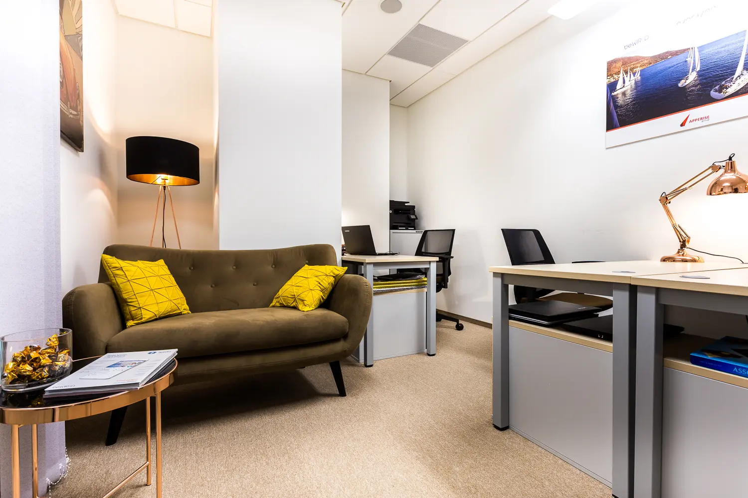 Omni Office Q22 Jana Pawła, Jana Pawła II 22