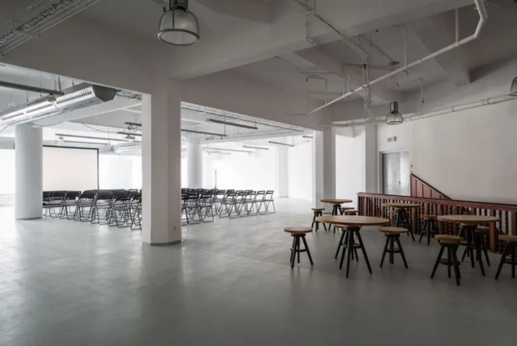 Dom Towarowy Braci Jabłkowskich, Bracka 25