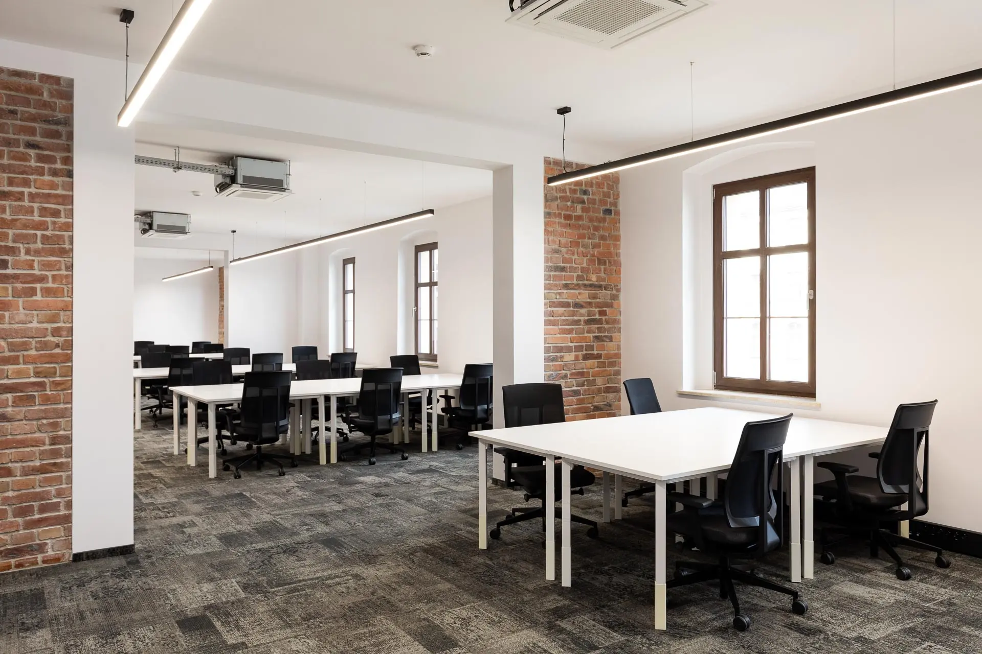 Cluster Stary Dworzec, Dworcowa 8