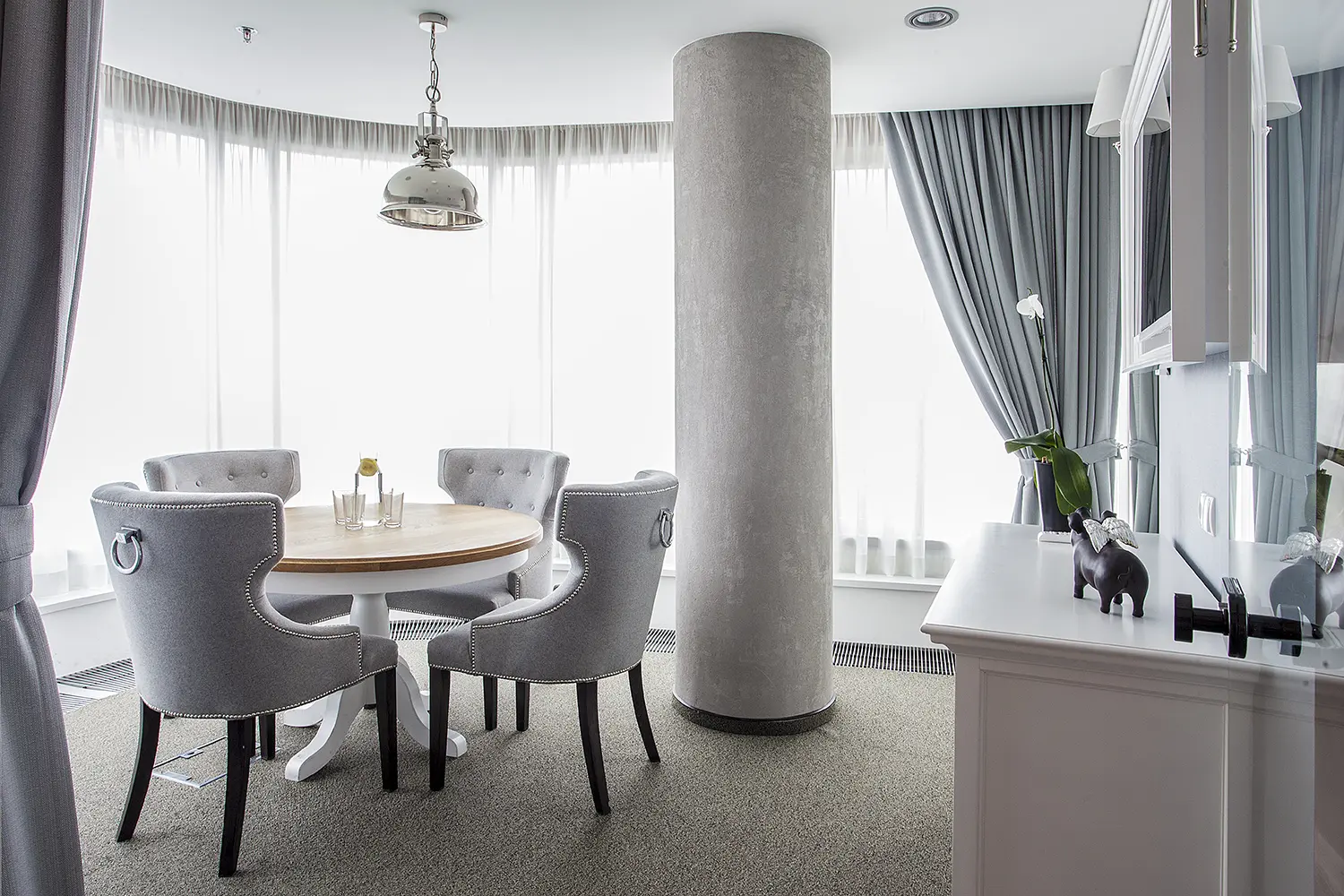 Zebra Tower (8,9 piętro), Mokotowska 1