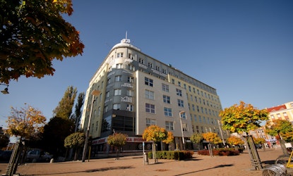 Gdyńskie Centrum Biznesu, Plac Kaszubski 8