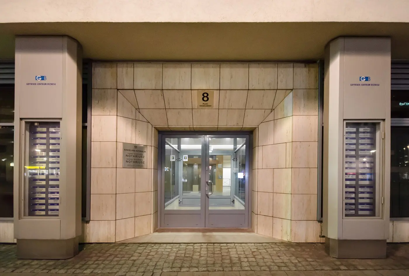 Gdyńskie Centrum Biznesu, Plac Kaszubski 8
