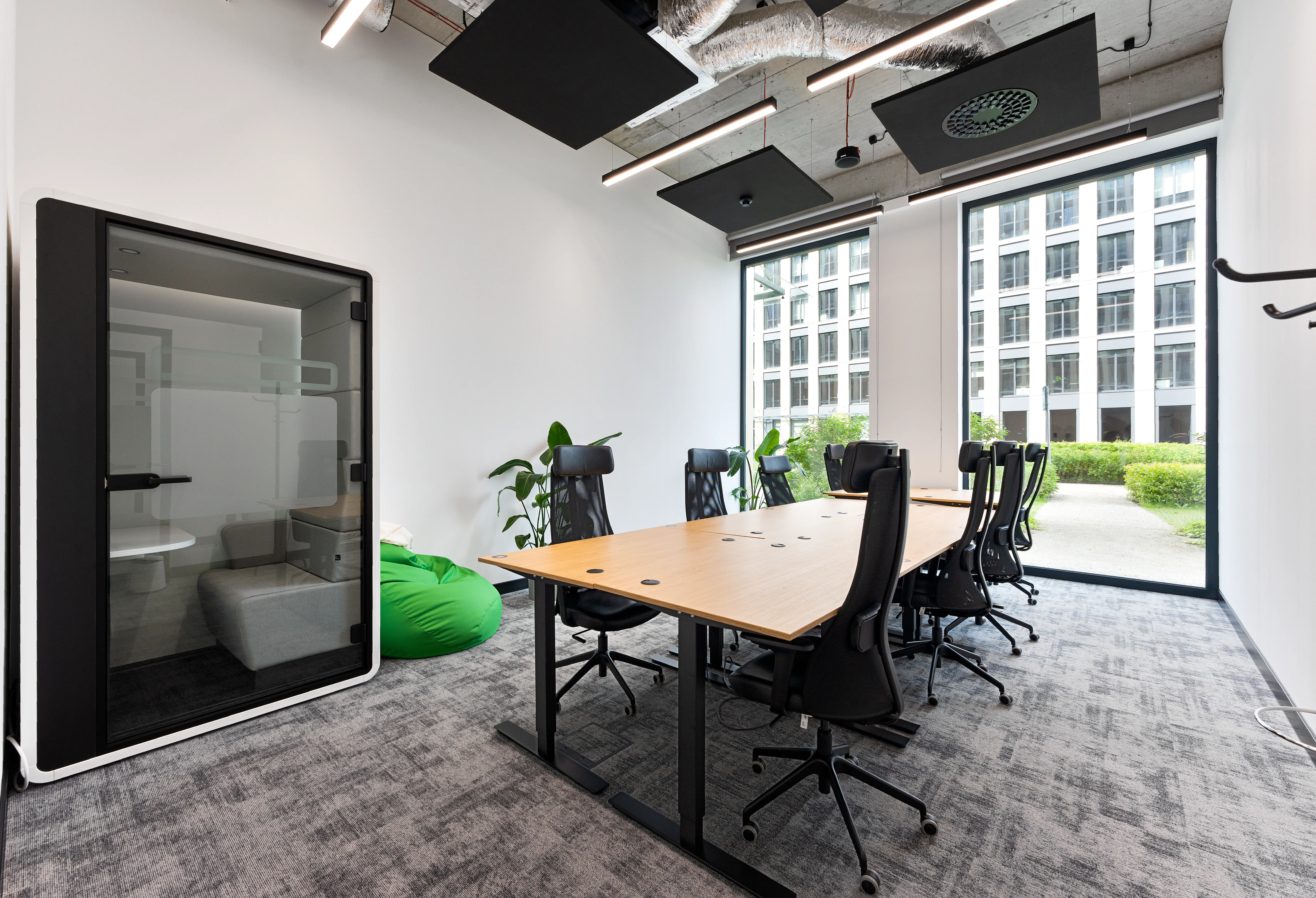 Podium Park B, Jana Pawła II 43B, Kraków