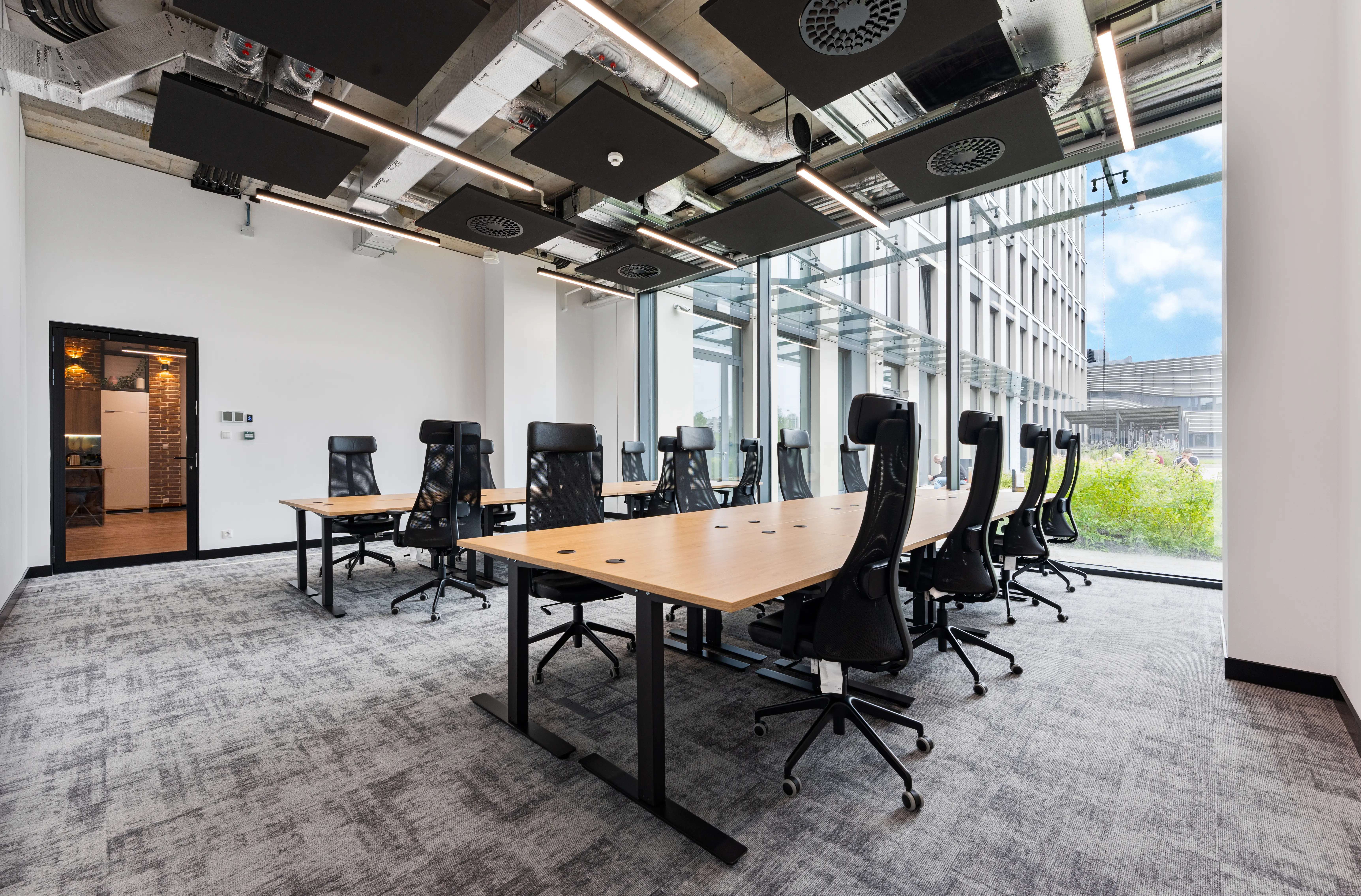 Podium Park B, Jana Pawła II 43B