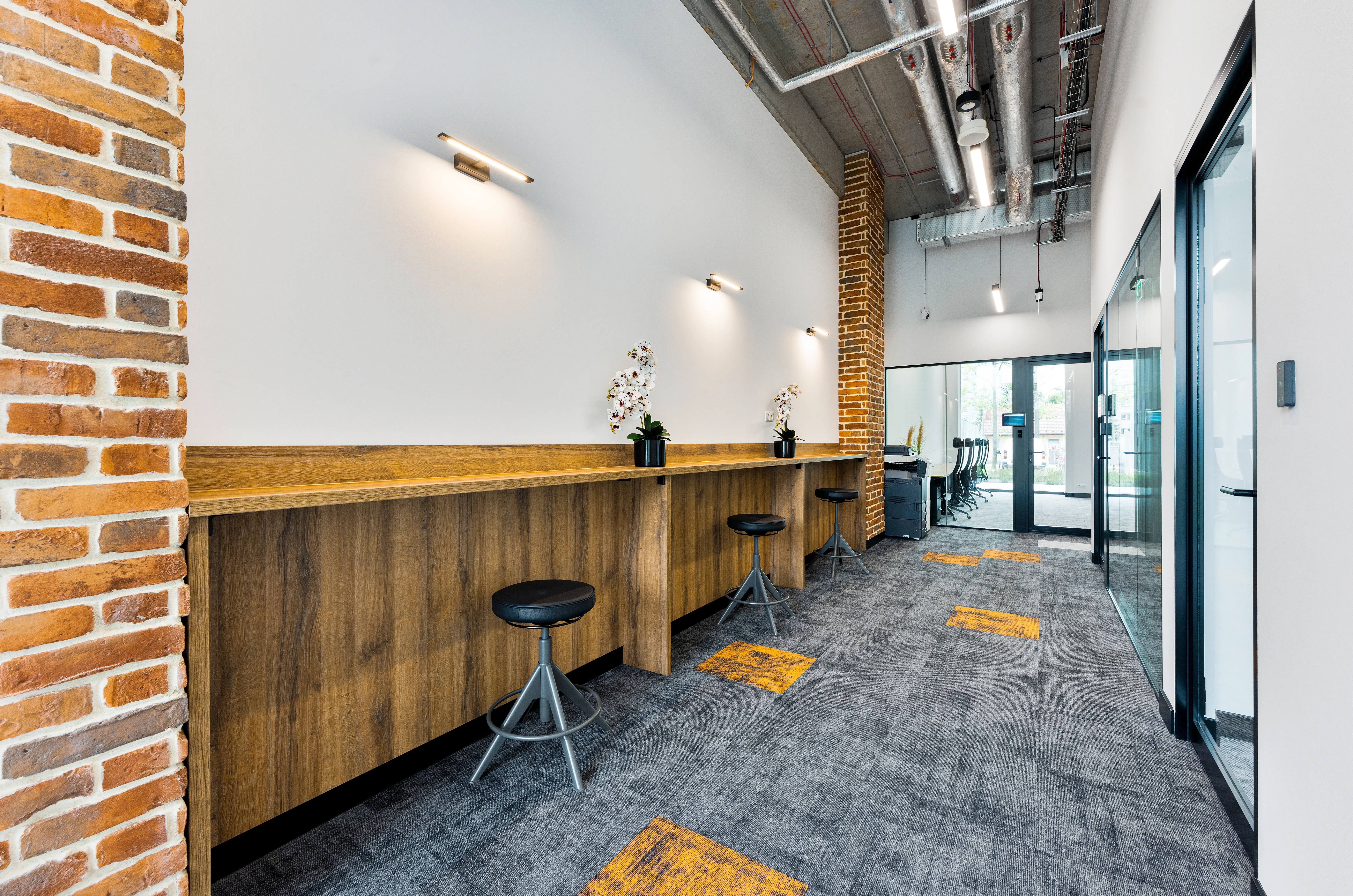 Podium Park B, Jana Pawła II 43B