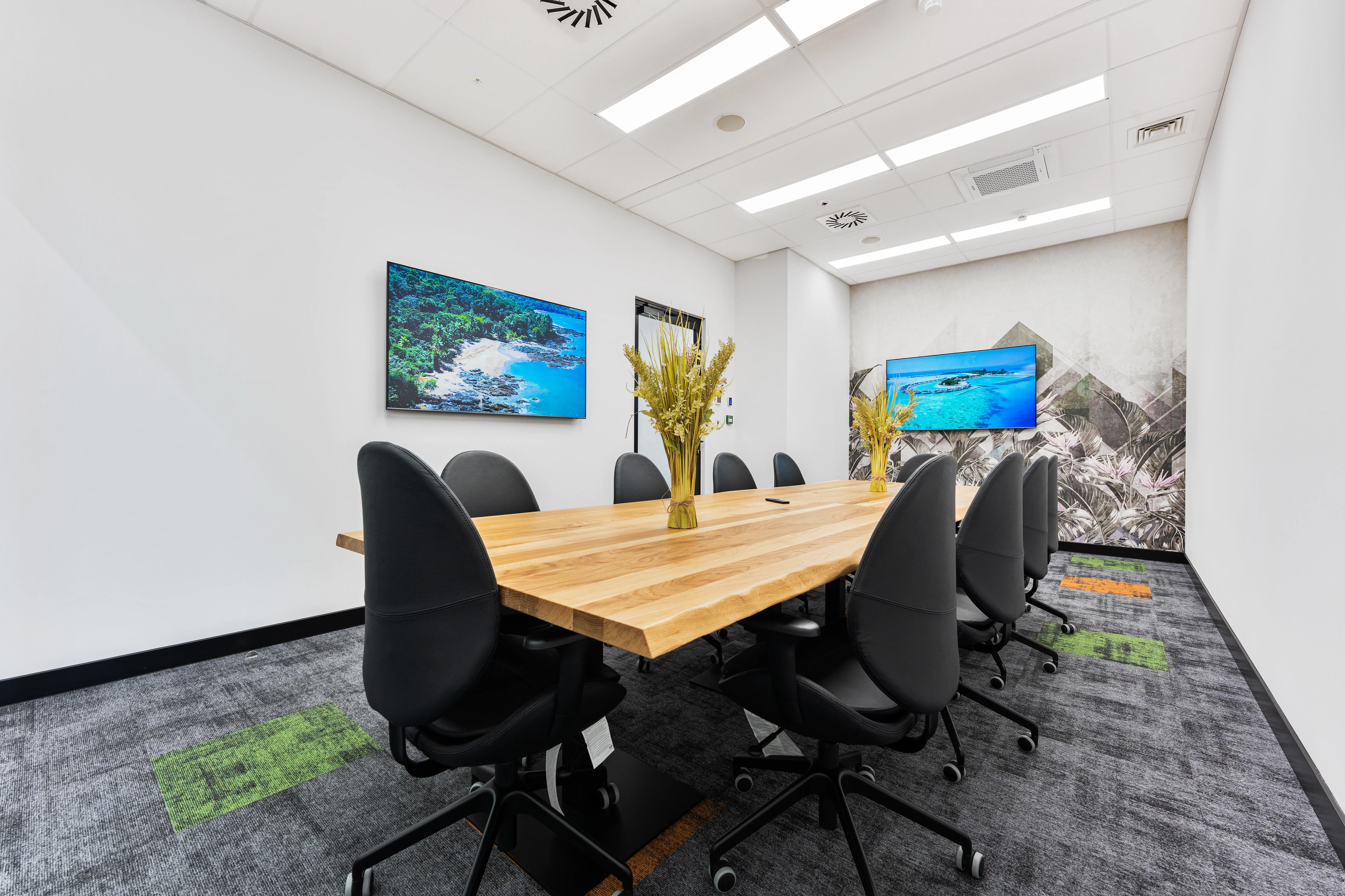 Podium Park B, Jana Pawła II 43B