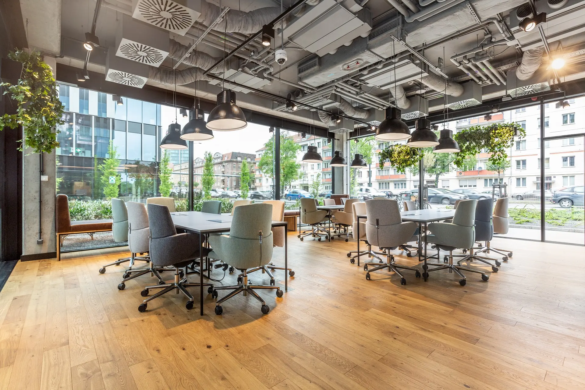 Maraton, Królowej Jadwigi 43