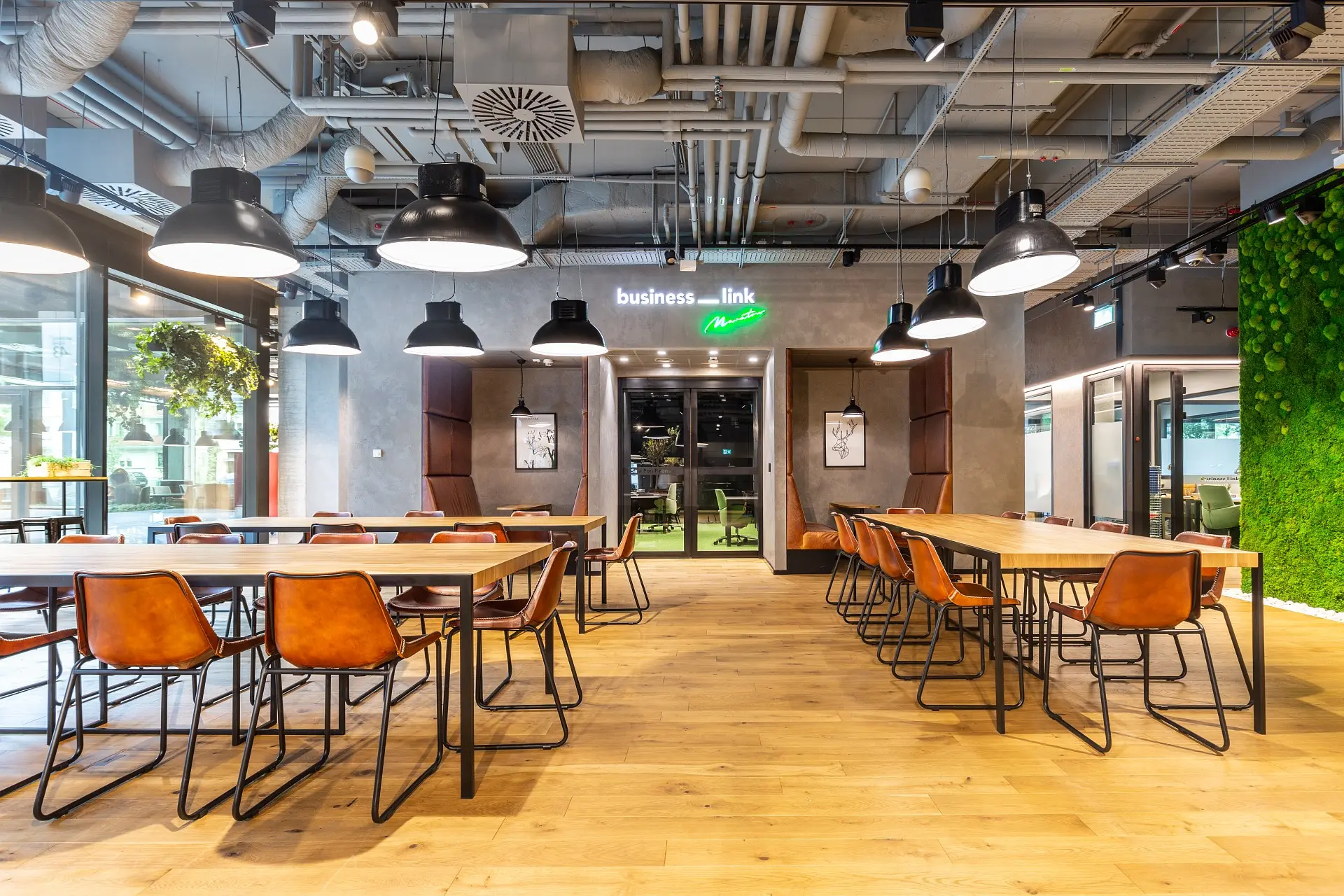 Maraton, Królowej Jadwigi 43