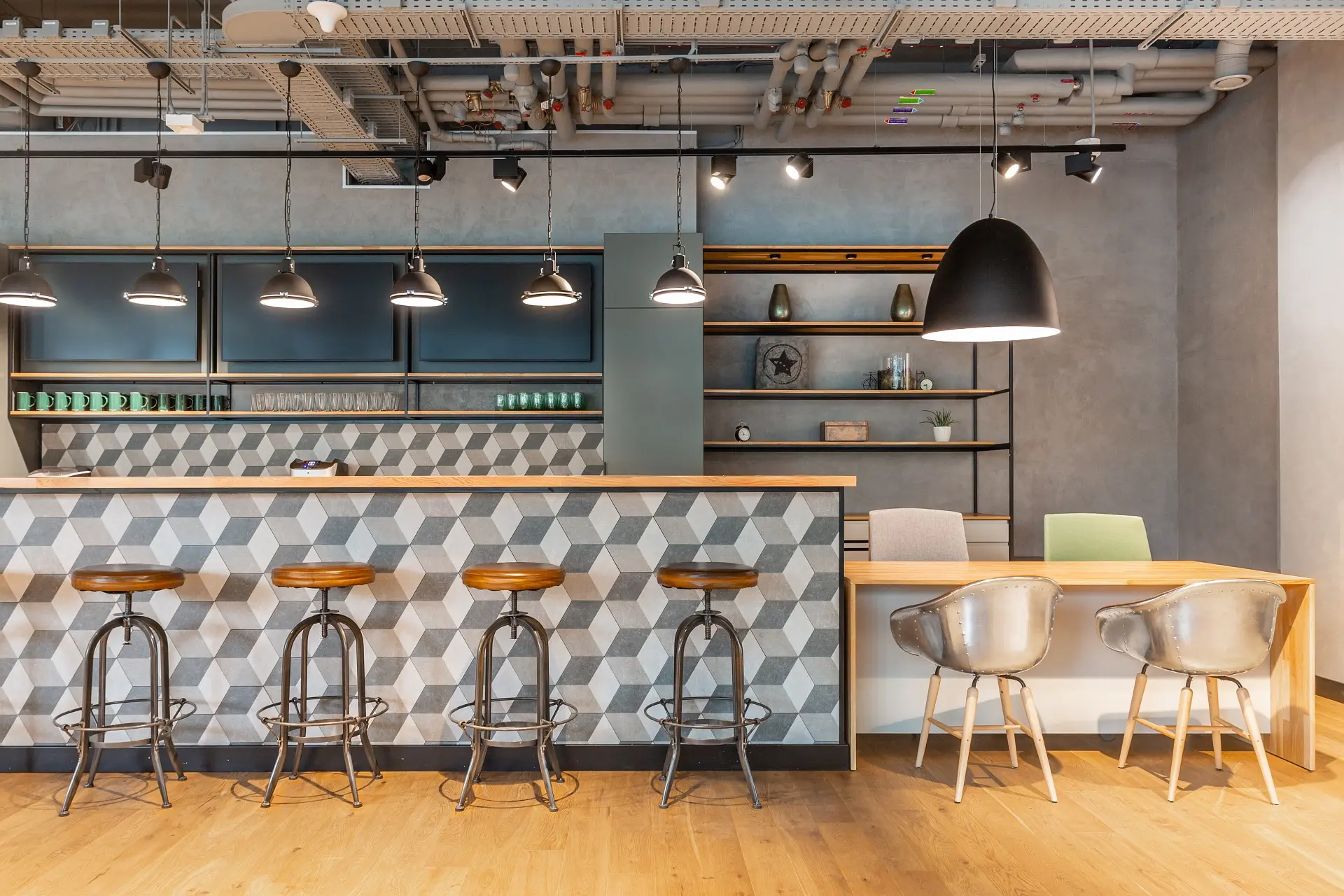 Maraton, Królowej Jadwigi 43