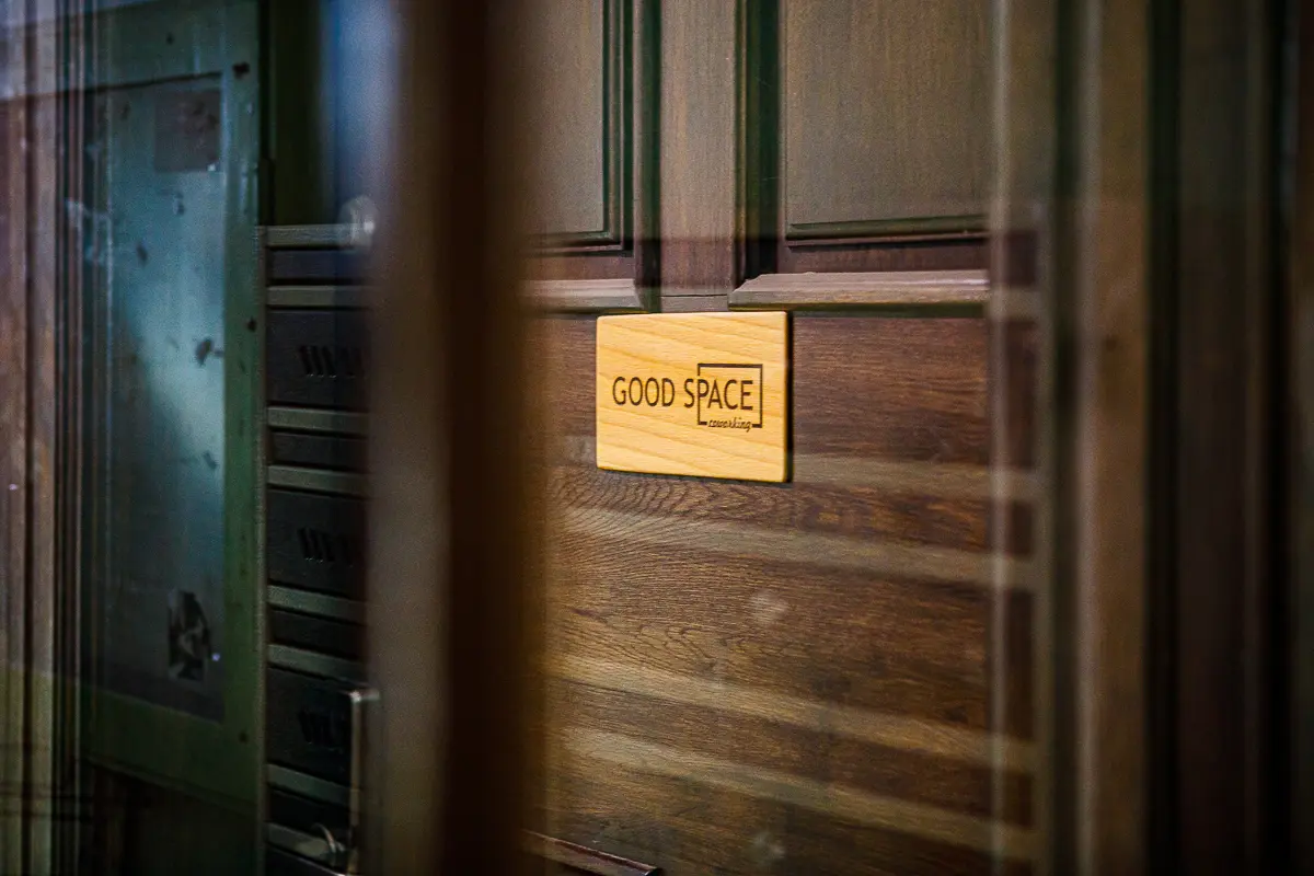 Małachowskiego 8, Małachowskiego 8/2