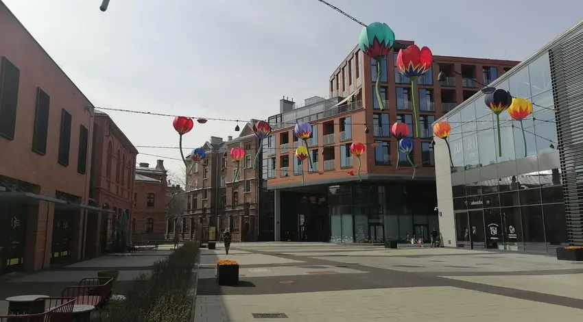 Monopol M, Plac Konesera 12, Praga, Warszawa