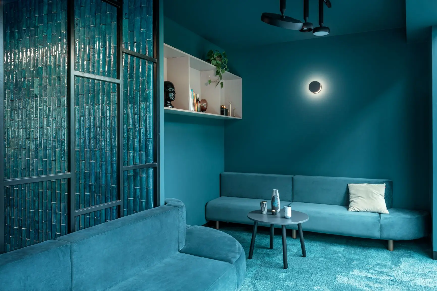 The Nest, Piękna 49