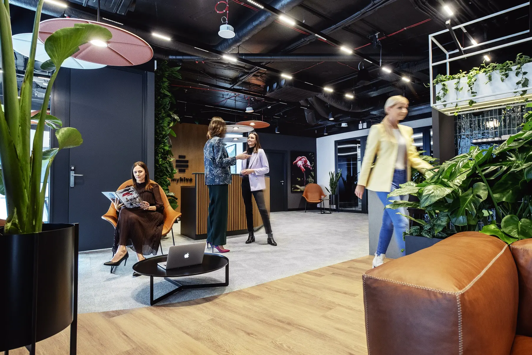 myhive Warsaw Spire, Europejski 1