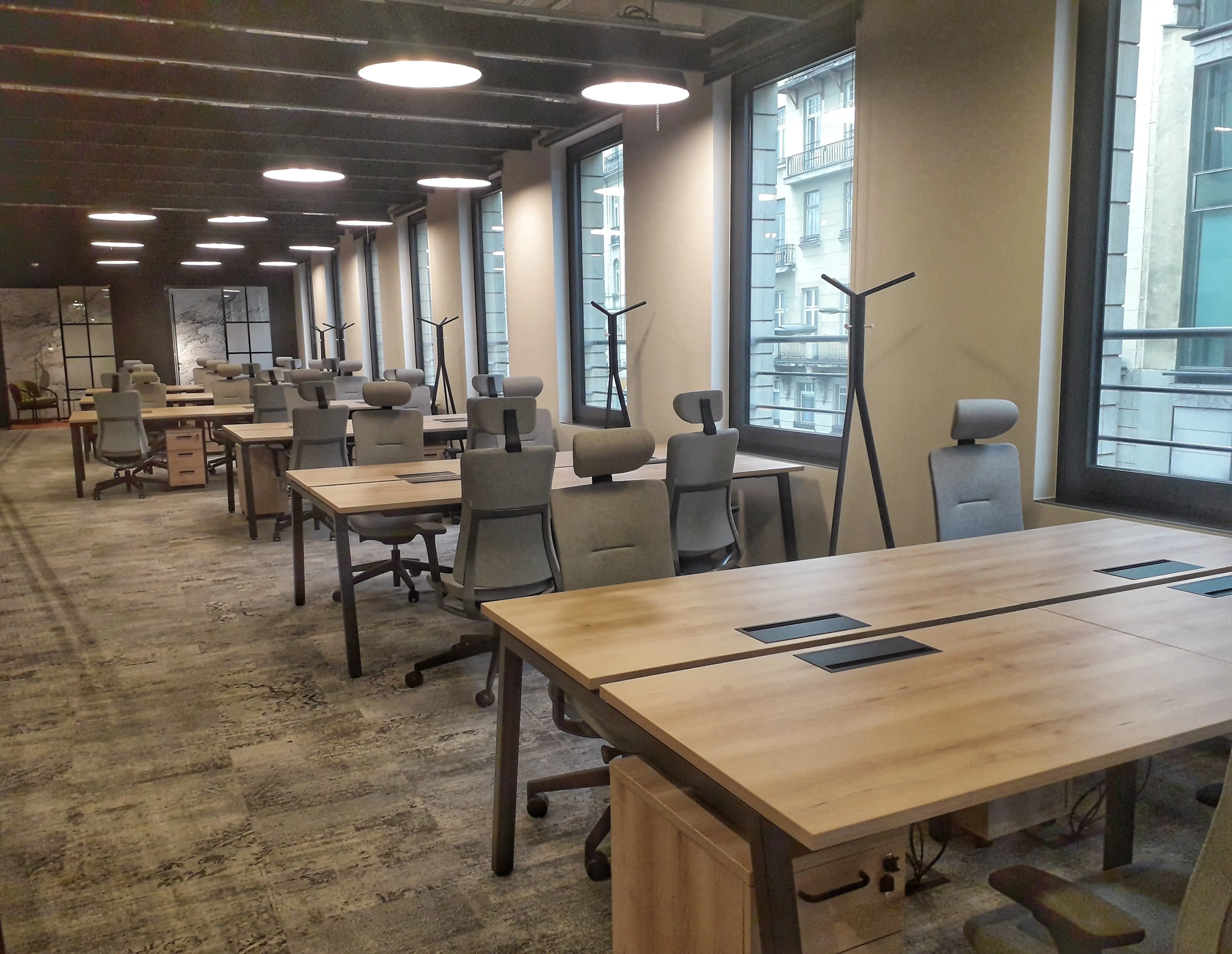 Ethos, Trzech Krzyży 10/14, Śródmieście, Warszawa