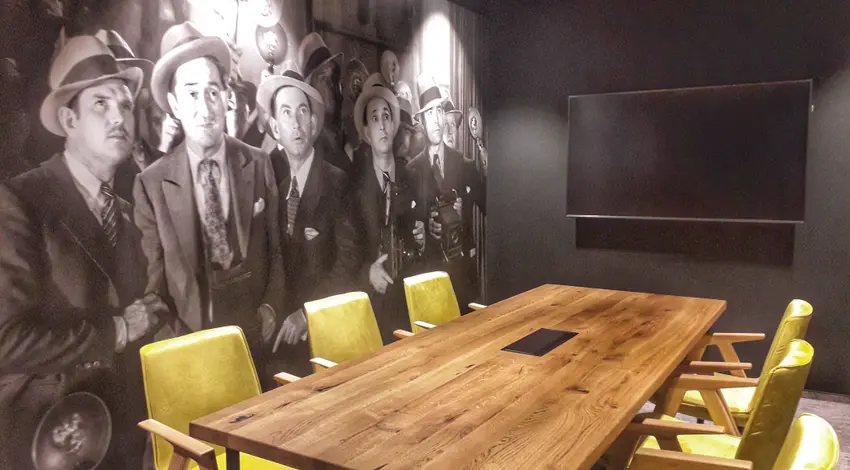 Ethos, Trzech Krzyży 10/14, Śródmieście, Warszawa