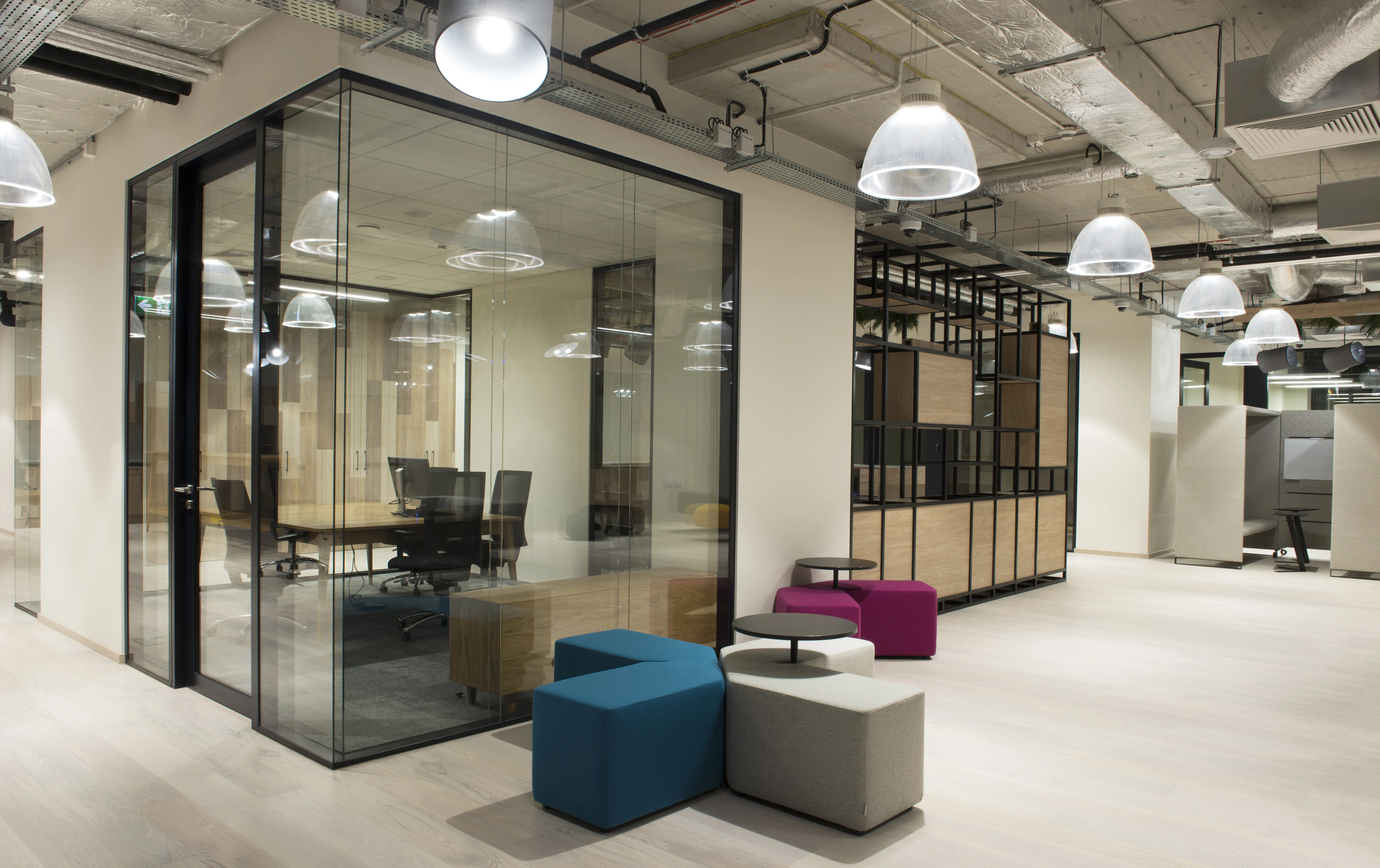 HubHub Postępu, Postępu 14