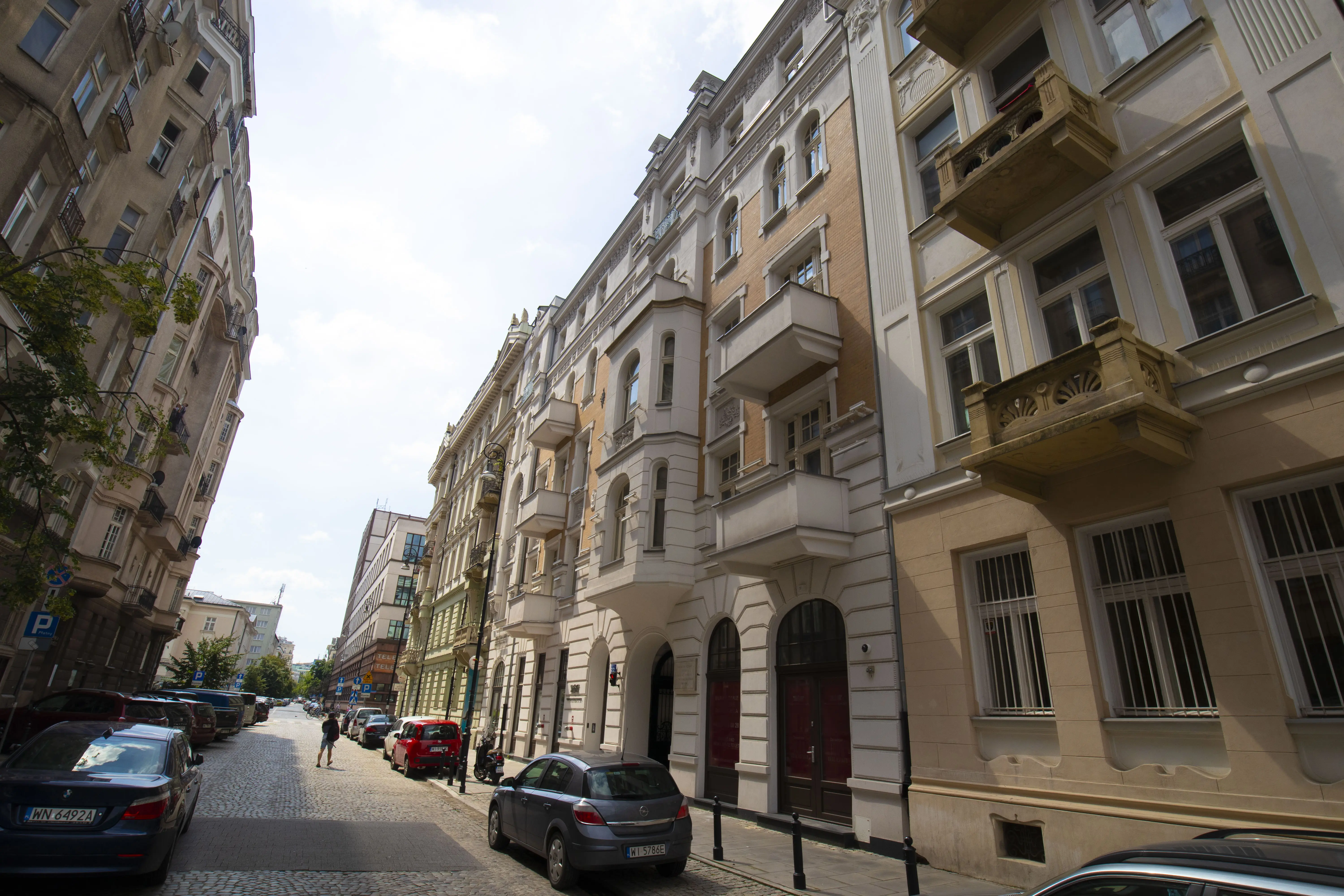 Poznańska 37, Poznańska 37