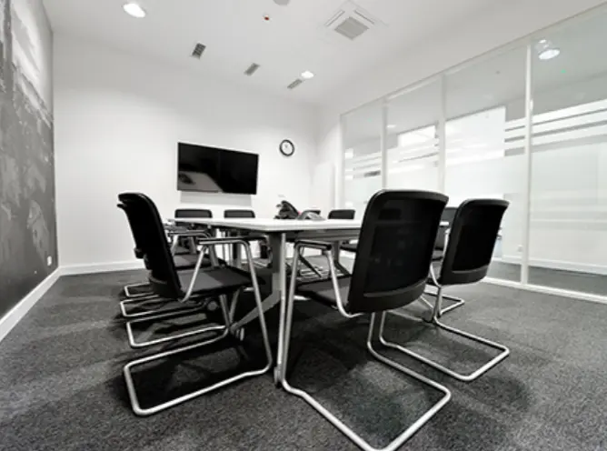 Graffit House, Rogozińskiego 6