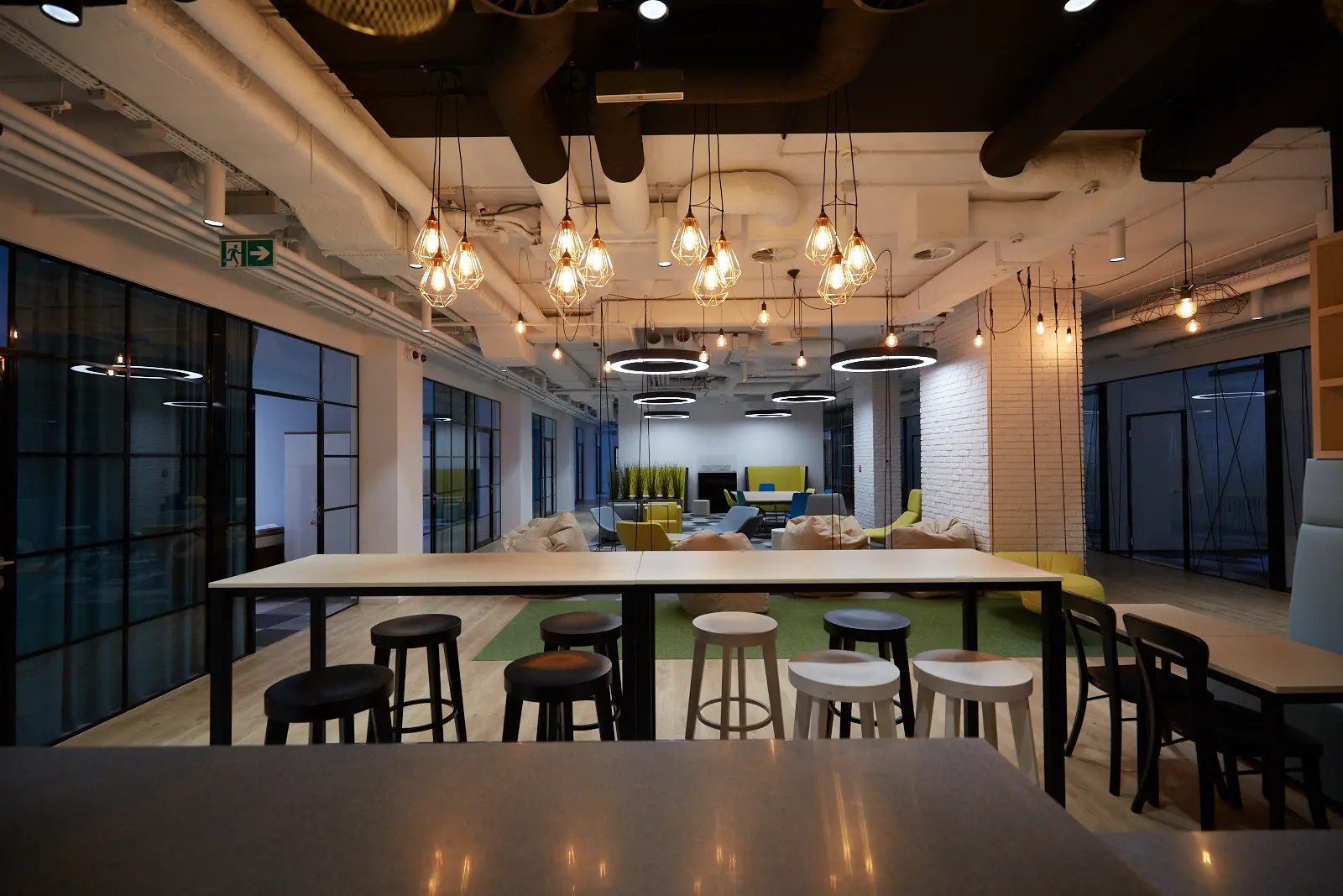 Workin Senatorska Plac Zamkowy, Senatorska 2, Śródmieście, Warszawa