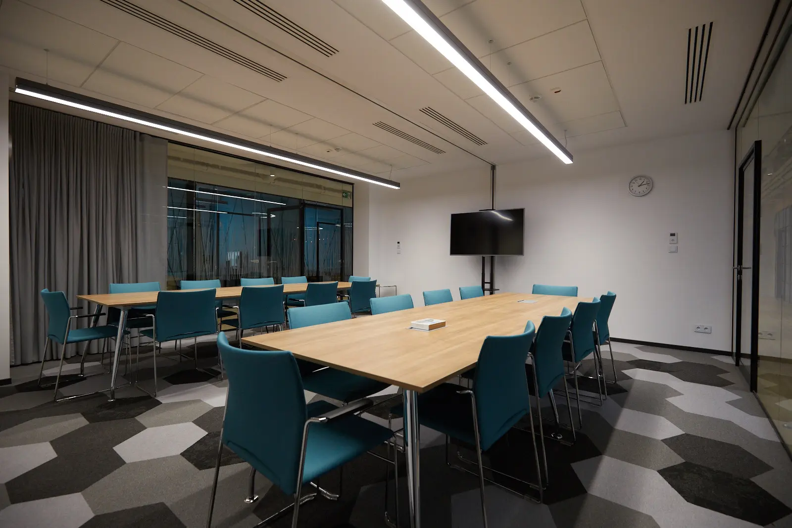 Workin Senatorska Plac Zamkowy, Senatorska 2, Śródmieście, Warszawa