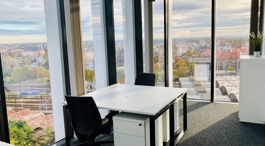 Silver Tower Center, Konstytucji 3 Maja 3, Krzyki, Wrocław