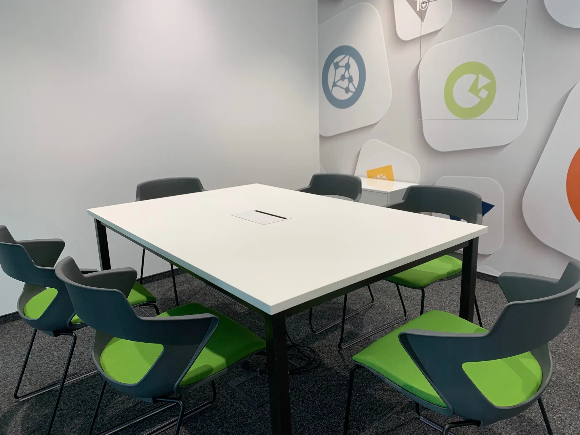 Silver Tower Center, Konstytucji 3 Maja 3, Krzyki, Wrocław