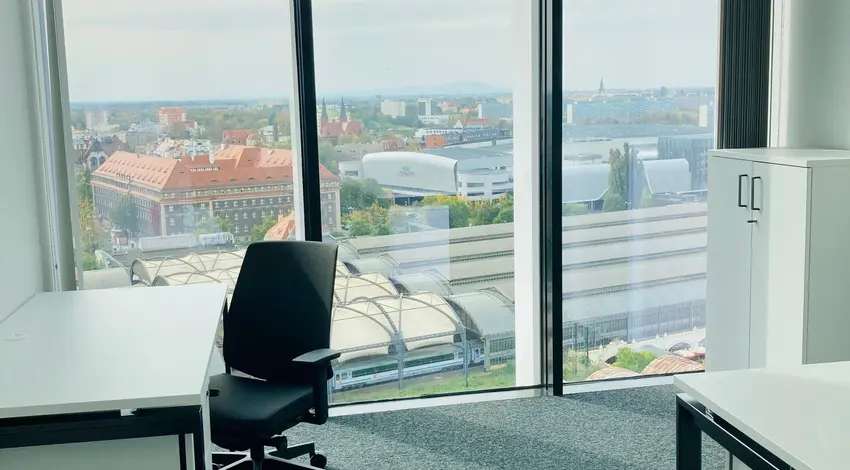 Silver Tower Center, Konstytucji 3 Maja 3, Krzyki, Wrocław