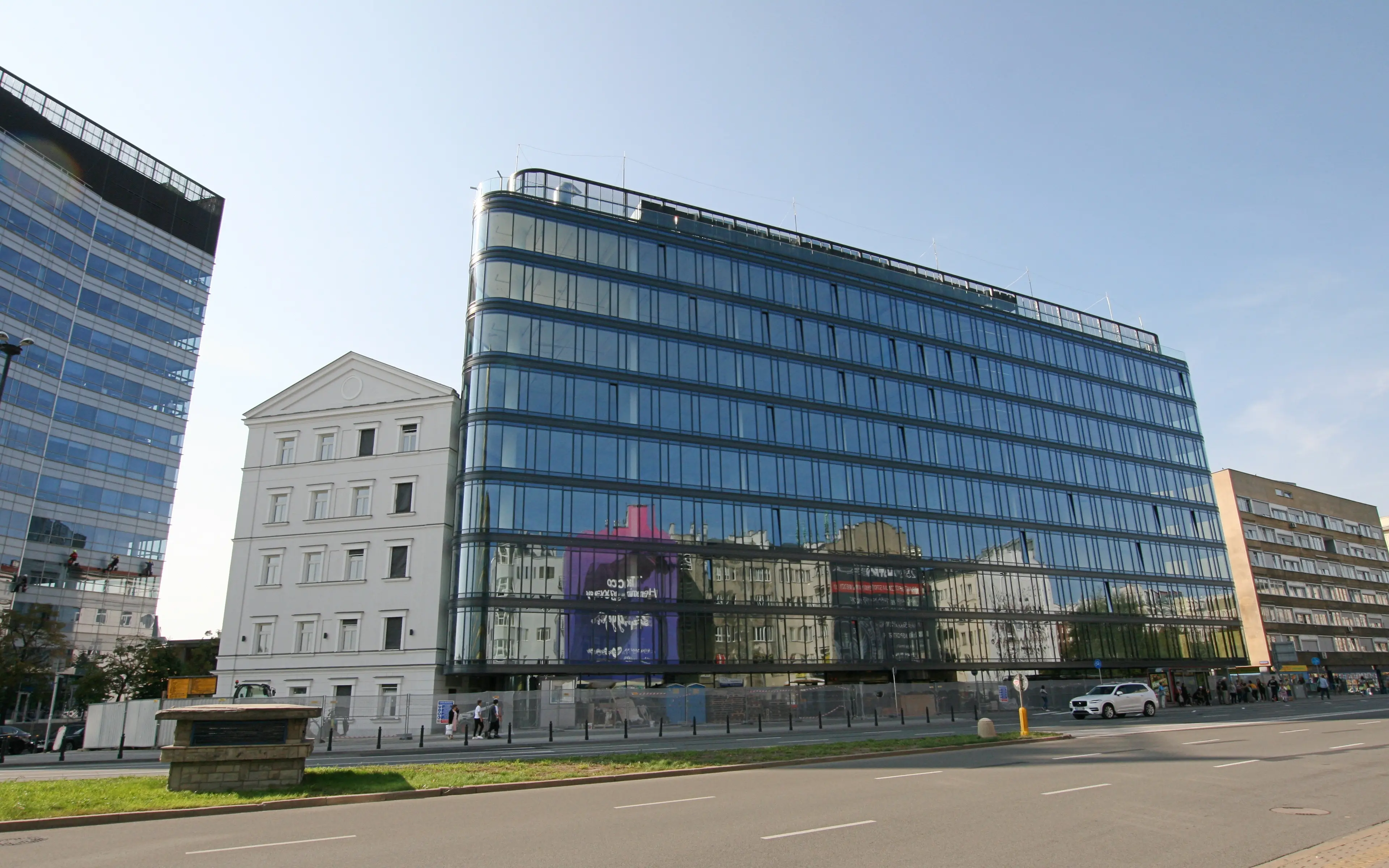 Polna Corner, Waryńskiego 3A