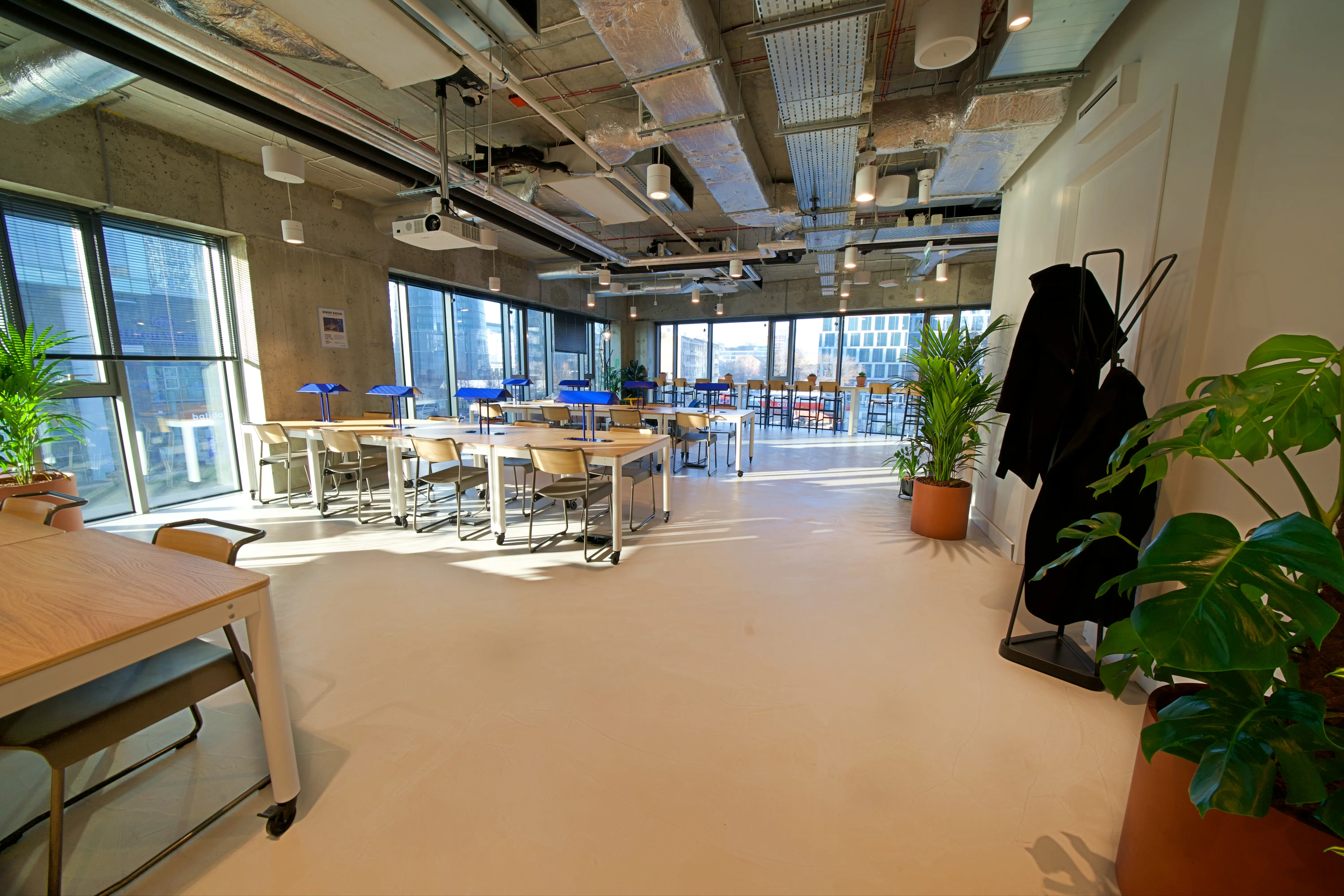 Grzybowska 62, Grzybowska 62